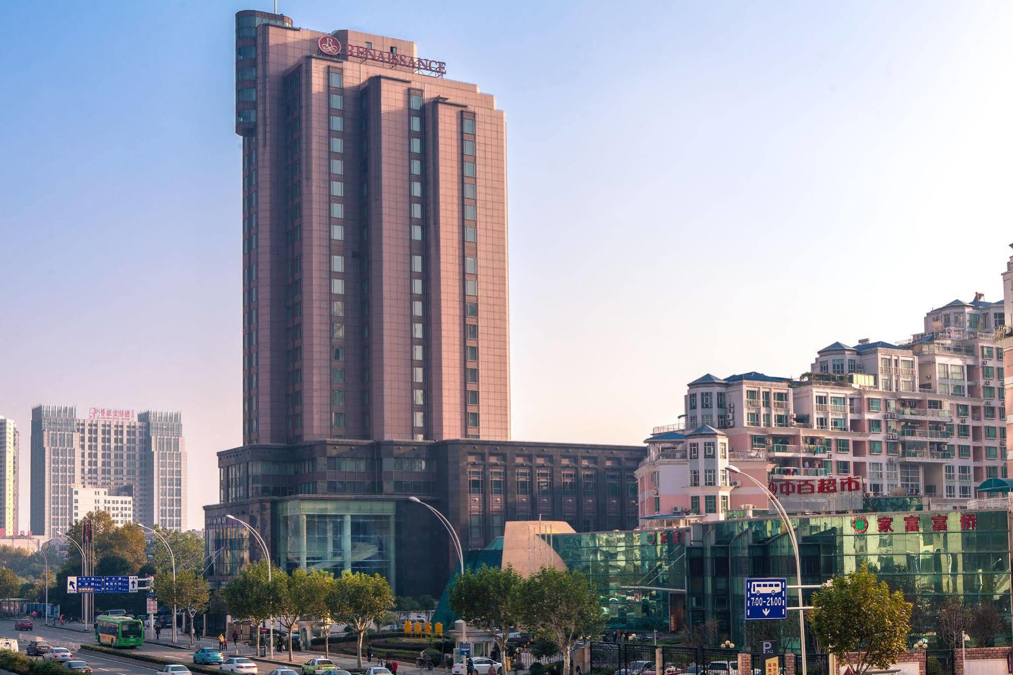 Renaissance Wuhan Hotel Exterior photo